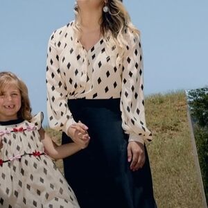 Finding Foxtale Womend Elegant Black and Cream Blouse NIB XL